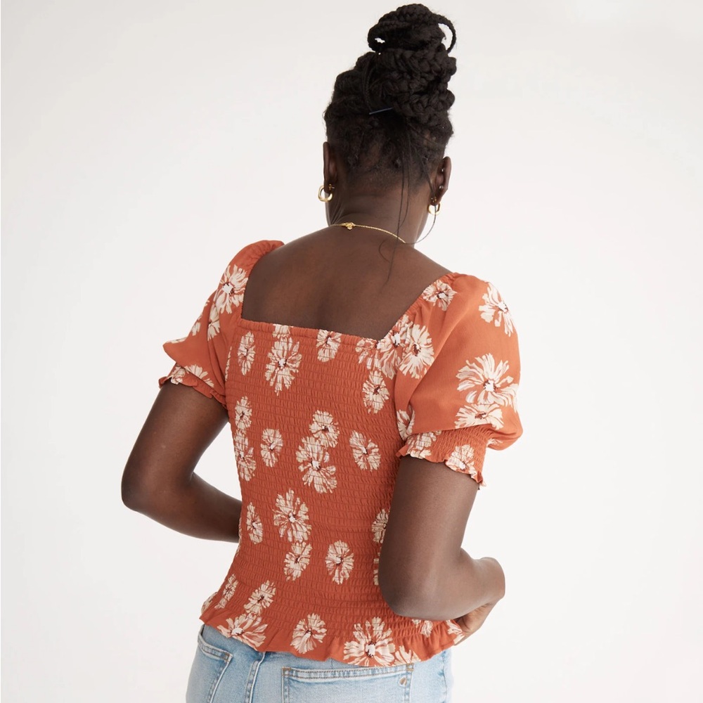 Madewell smocked Georgette Lucie puff sleeve top with tan flowers. - Picture 3 of 11